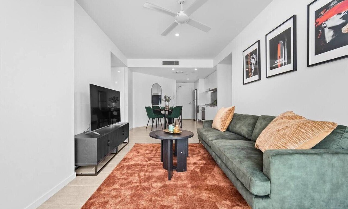 Newstead Apartment | Valley Stay Stylish Apartment |Parking |Pool & Gym