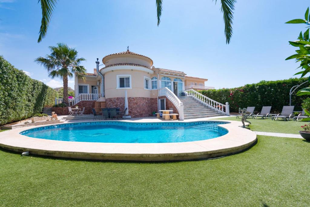Hoya de los Patos Villa | Villa Bruges Busot 3 Bath 3 Bed
