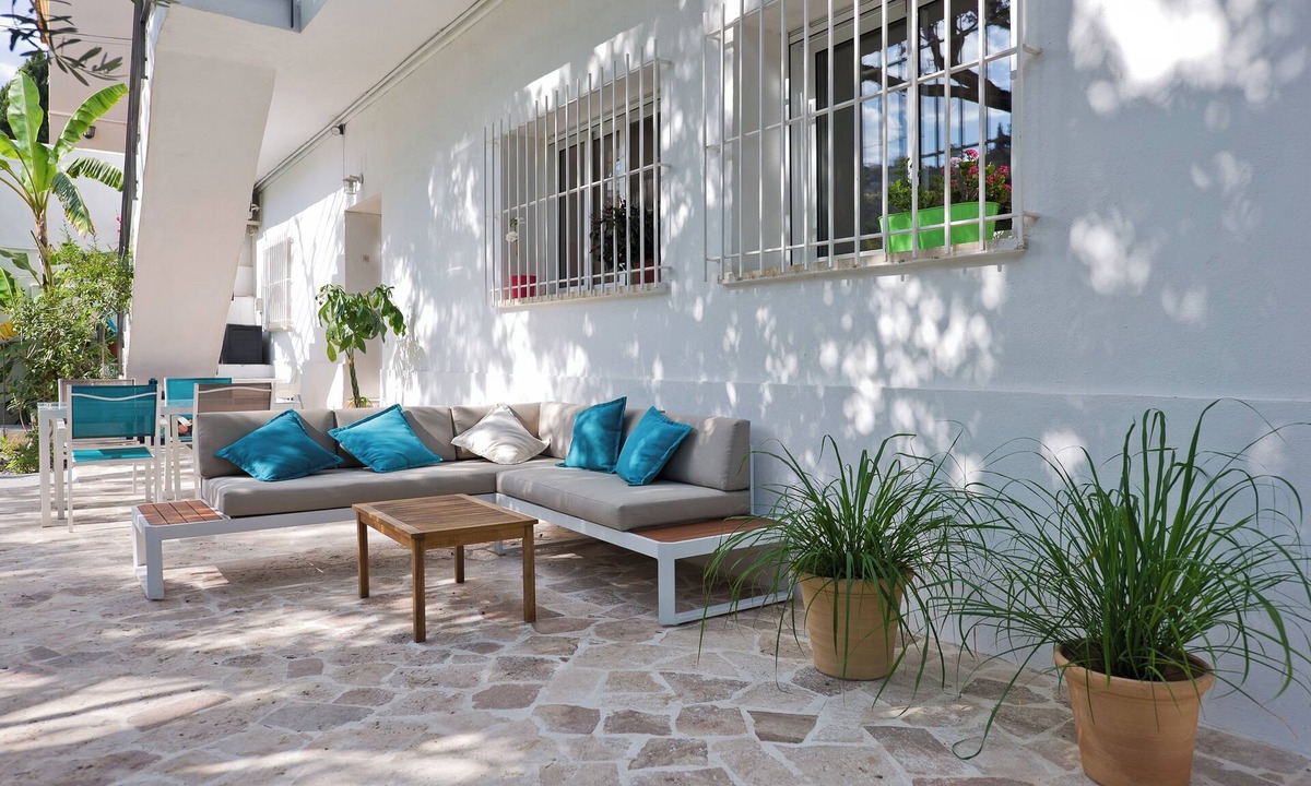 Pedregalejo Ski Chalet | Villa Leomar - Malaga. peaceful and quiet, very close to the beach and the city center.
