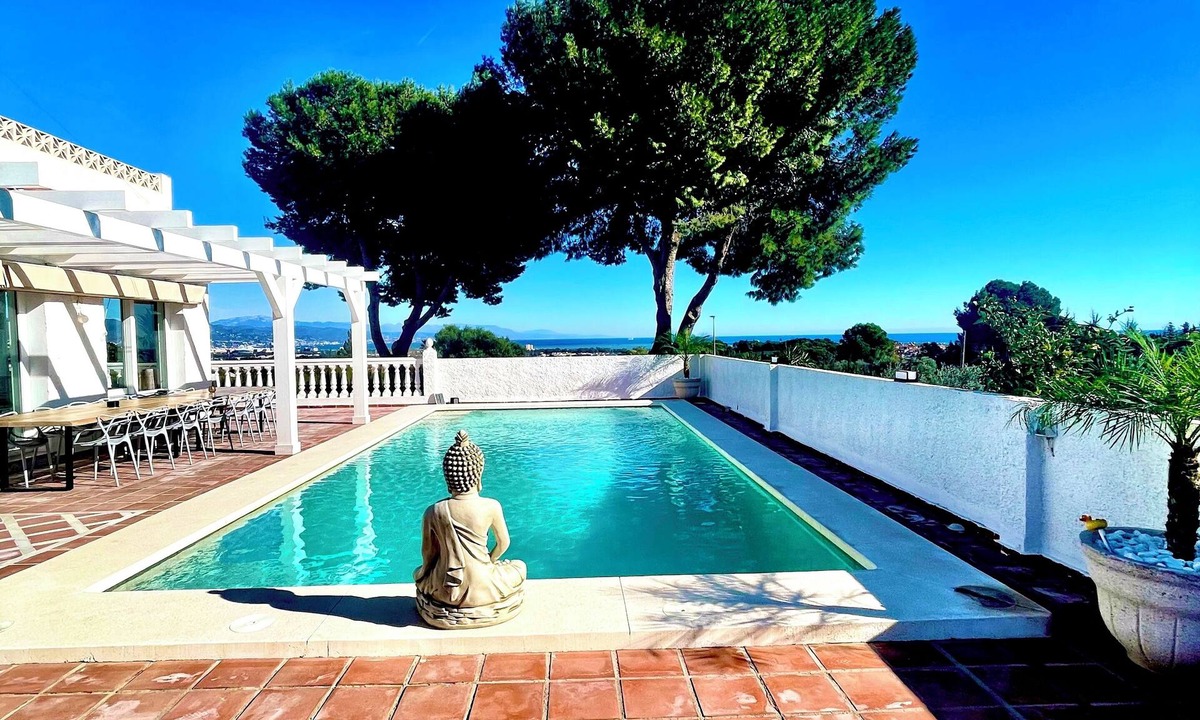 Churriana House | VILLA MAGOS, 11-Bedrooms, sleeps up to 30, celebration or relax