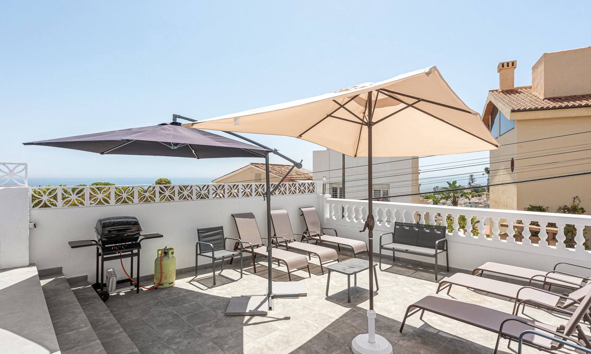 Malaga-Este Villa | Villa 'Pedregalejo Vistas Al Mar' with Sea View, Wi-Fi and Air Conditioning