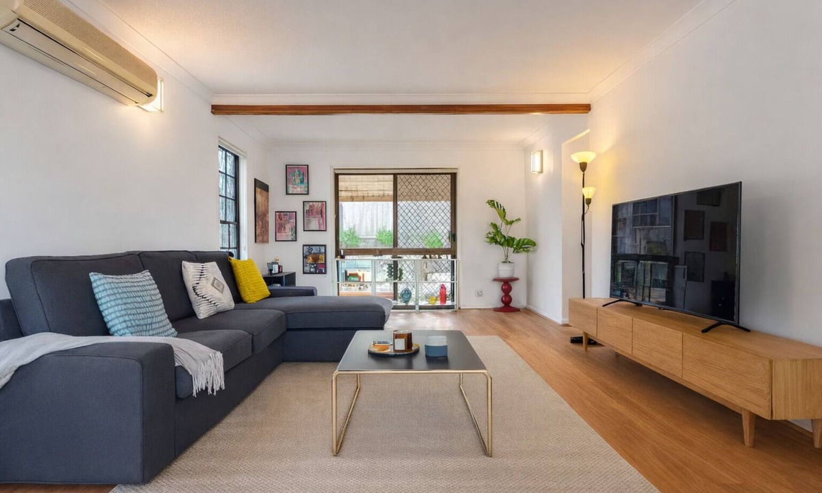Macgregor House | Vintage Soul - Spacious 5BR family retreat in Macgregor