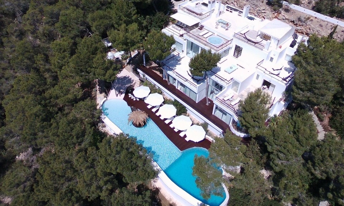 Sant Josep de sa Talaia Villa | VIP Resort-Style Mansion Fully staffed 3 Butlers, Personal Chef, 32m/106ft Pool