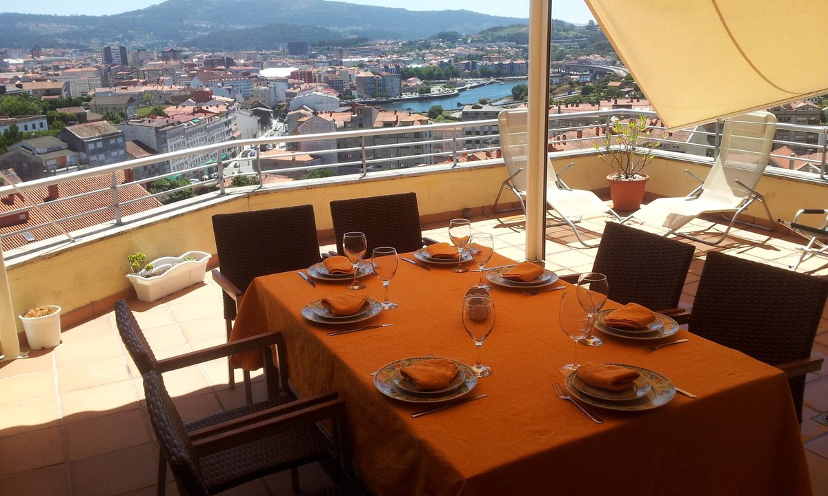 Poio Apartment | VUT-PO- 000403 Balcony Aerial view of the city. Terrace 30 m2 Ria de Pontevedra