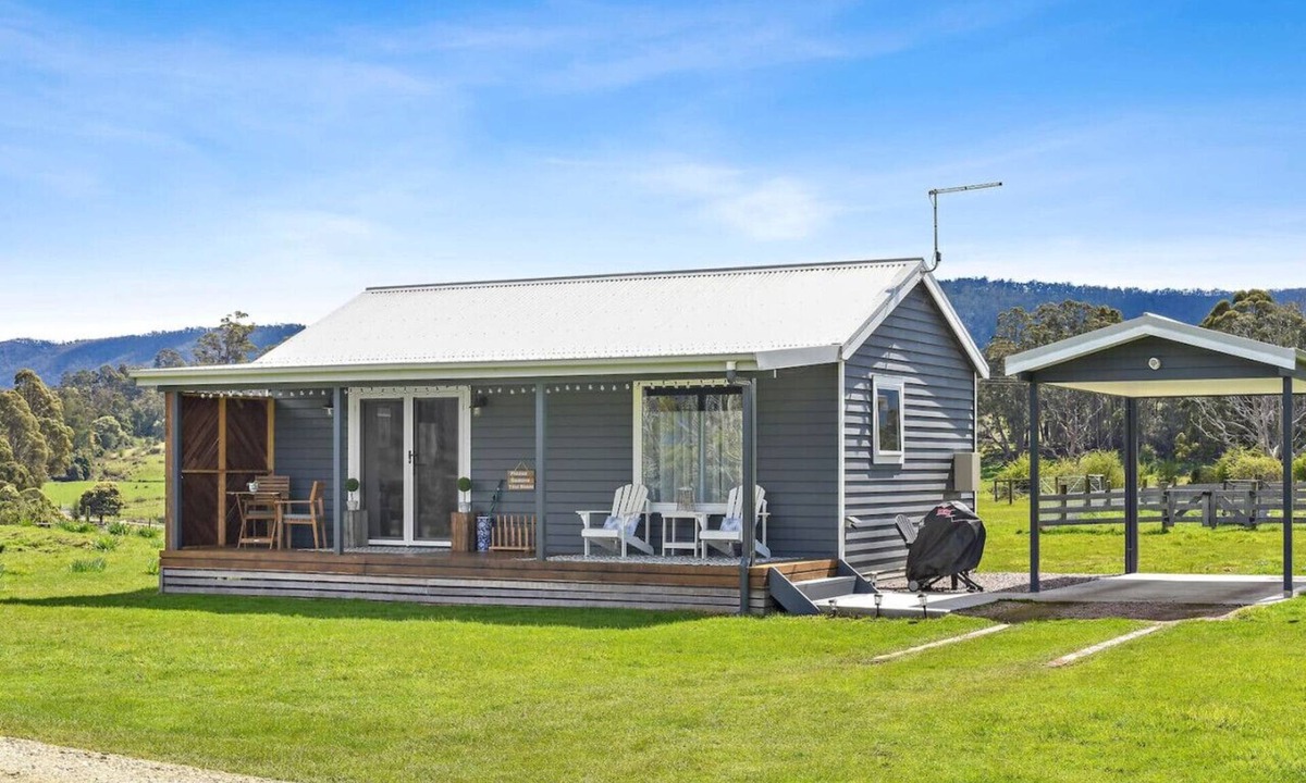 Mole Creek House | Wakefields - an enchanting mountain view cottage