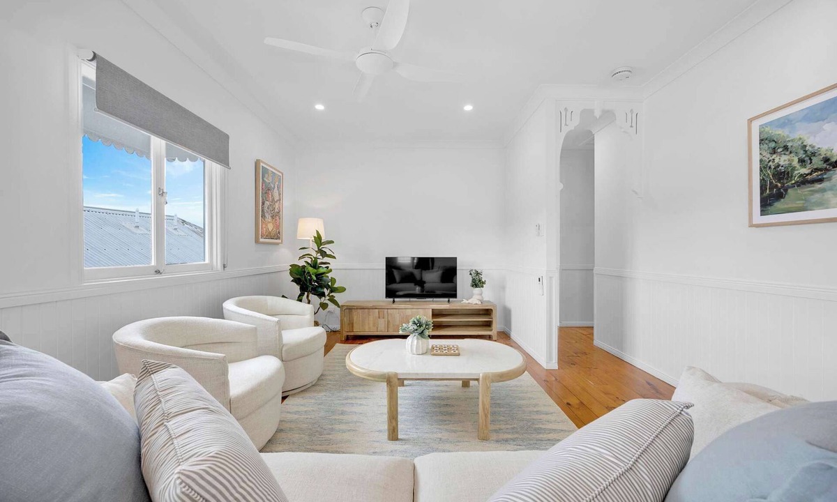 Red Hill House | Walk to Suncorp | Queenslander with Studio | City Views | Deck + Parking