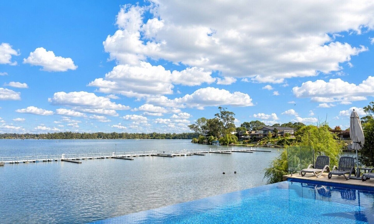 Nagambie Apartment | Waterfront Luxury on Lake Nagambie | Pool Balcony Stunning Views