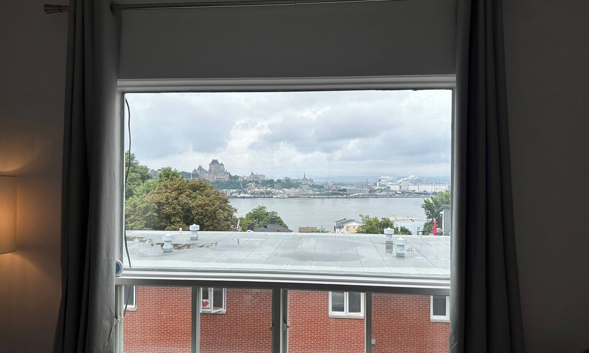 Levis Apartment | What a View! Chateau, Balcony incredible view of the Chateau! Free parking!