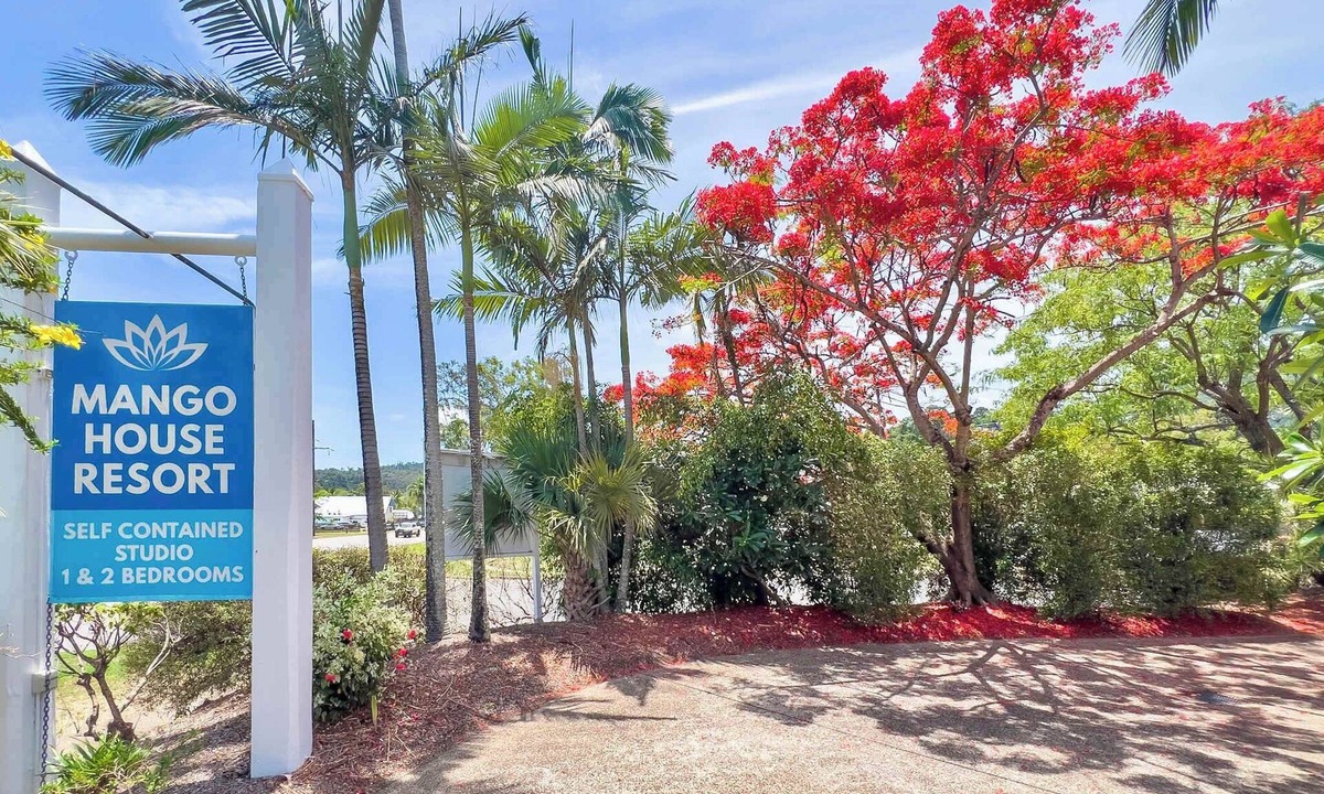 Jubilee Pocket Apartment | Whitsundays Mango House - Garden & Pool Escape