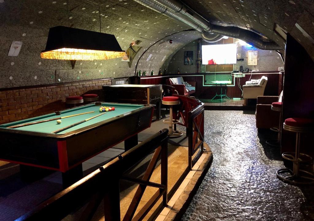 Palace District Apartment | whole basement former pub 5 for Stag do