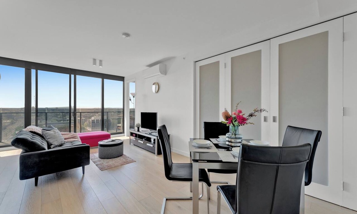 South Yarra Apartment | Yarra House apartment with stunning views