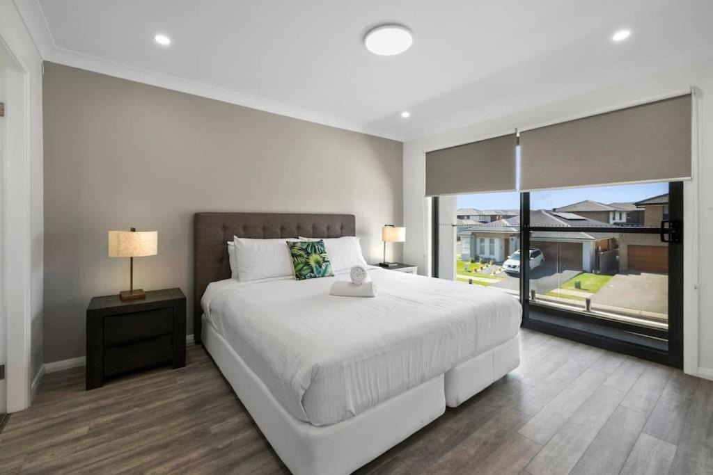 Marsden Park House | Your Home Away from Home 4BR Escape