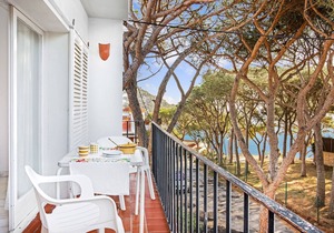 1ANC 09 - Basic 1 bedroom apartment located very close to the beach of Llafranc