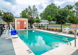 2-Star Hotel ∙ Econo Lodge Dothan