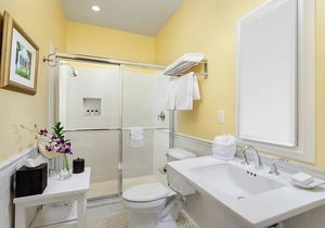 3 Partial Ocean View Rooms w/Balcony & 2 Queen Beds at Southernmost Beach Resort