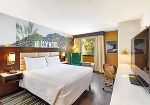 3-Star Hotel ∙ Hilton Garden Inn Los Angeles / Hollywood