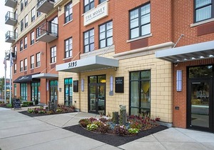 4-Star Hotel ∙ The Mosey Buffalo Williamsville Tapestry Collection Hilton