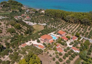 Anemomylos Studios - Private Pool, Family Escape, by ZanteWize