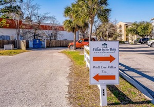 Bay View Condo with WiFi, Balcony, AC, W/D, Seasonal Outdoor Pool, & Boat Dock
