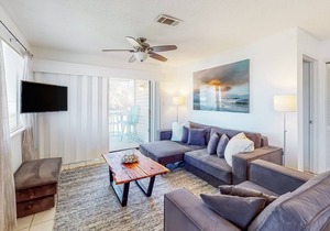 Bay View Condo with WiFi, Balcony, AC, W/D, Seasonal Outdoor Pool, & Boat Dock