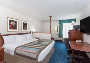 Baymont by Wyndham Greensboro Coliseum Hotel