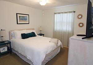 Bayview 15 condo with Pool in Wolf Bay