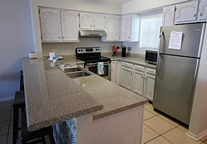 Bayview 15 condo with Pool in Wolf Bay