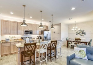 Beach Side, Pool | BIG Dogs | Free Parking | Beach Getaways