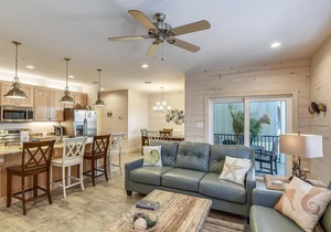 Beach Side, Pool | BIG Dogs | Free Parking | Beach Getaways