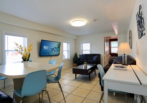 Beautiful Newly Renovated Beach Block Retreat (#3)