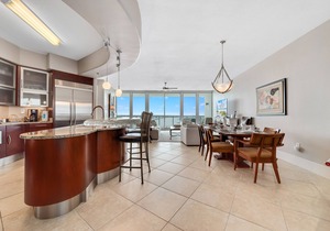 Bella Luna 1009-Luxury Condo-Great Views-Walk to Flora-Bama-Boaters Heaven!
