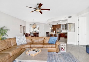 Bella Luna 109 - Resort Style Amenities & Short Walk to the "Flora Bama"