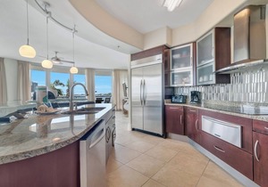 Bella Luna 201- High end Luxury-Walk to Flora-Bama-Boaters Paradise-Amazing View