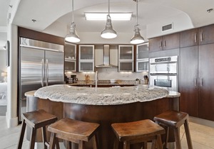 Bella Luna 202 - Luxury Condo - walking distance to Flora Bama-Sleeps 8