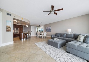 Bella Luna 407-Luxury Condo-Sleeps 8-Walk to Flora-Bama-Boaters Heaven-