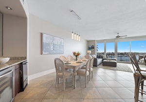 Bella Luna 407-Luxury Condo-Sleeps 8-Walk to Flora-Bama-Boaters Heaven-