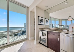 Bella Luna 810-Spectacular Views of Beach & Bay