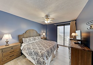 Bright Gulf-Front Corner Unit w/ Pools, Hot Tubs & Wraparound Balcony