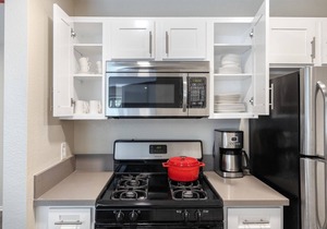 Bright Westwood 2BR w/Balcony, Fireplace, close to UCLA, by Blueground