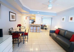 Castle 1131 Oceanfront condo with ocean view beach, pool, bar, tennis, gym, free parking and gym!