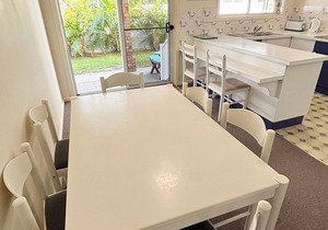 Chel-sea - Modern 3-bedroom home with a sleep out in the garage in peaceful Hat Head