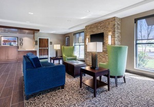 Comfort Inn & Suites at CrossPlex Village