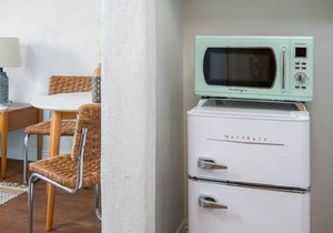 Comfy Studio Near Hollywood CDC Standards