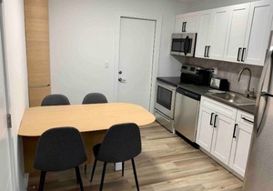 Cozy 2 bedroom apartments - Centrally Located!