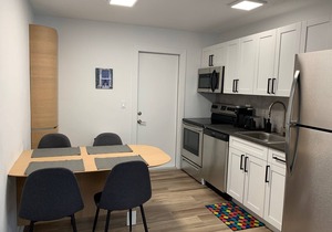 Cozy 2 bedroom apartments - Centrally Located!