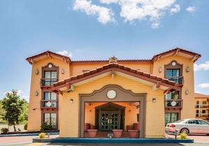 Days Inn by Wyndham Birmingham West