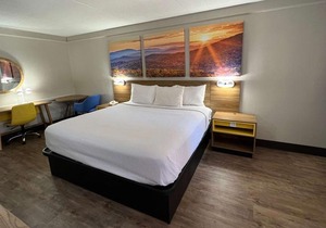 Days Inn by Wyndham Birmingham West
