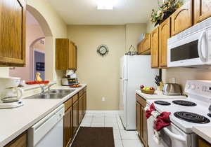 Fantastic Condo - Overlooking Pool -Just 2 miles from Disney