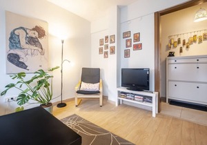 Flat with Balcony near Bull Statue in Kadikoy