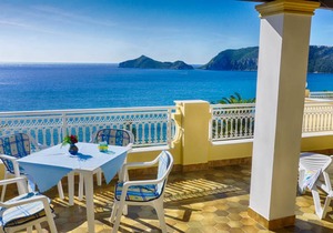 Flora Beach Appartement 2 - Panorama Meerblick nur 50m vom schönen Sandstrand entfernt